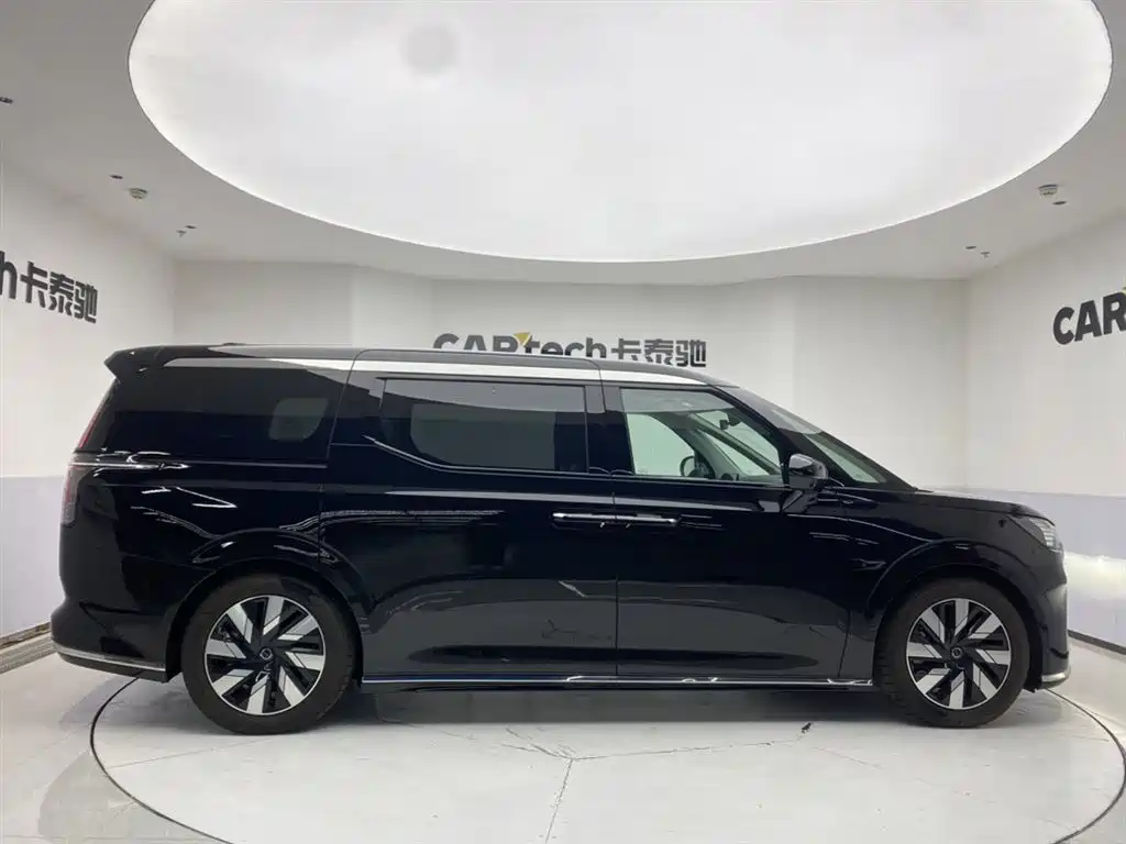 Volvo EM90 2025 Ultra six-seater купить на сайте DeffCars