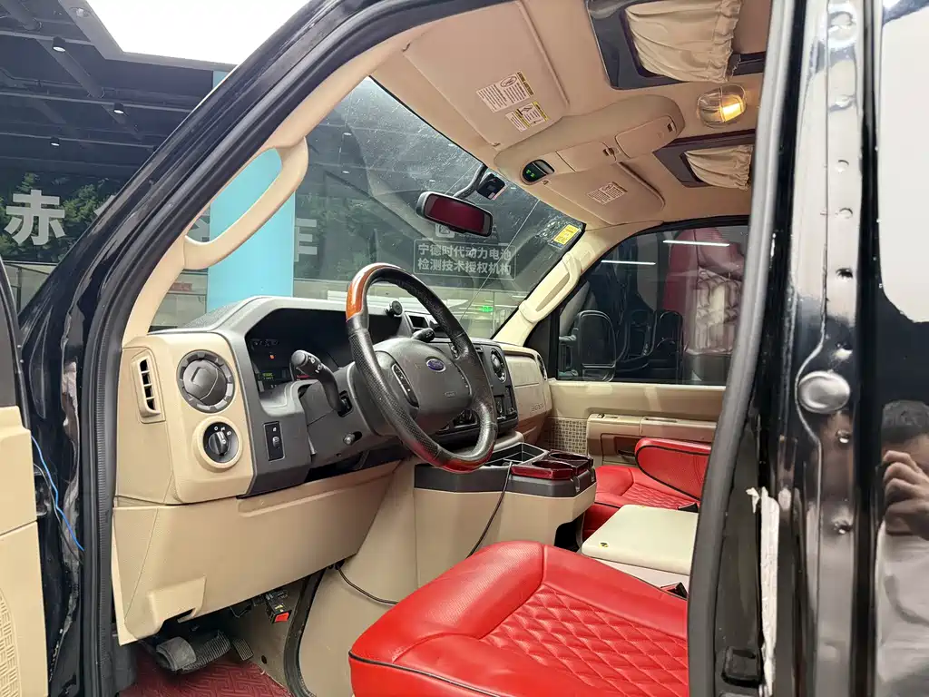 Ford E350 2011 5.4L Platinum Edition купить на сайте DeffCars