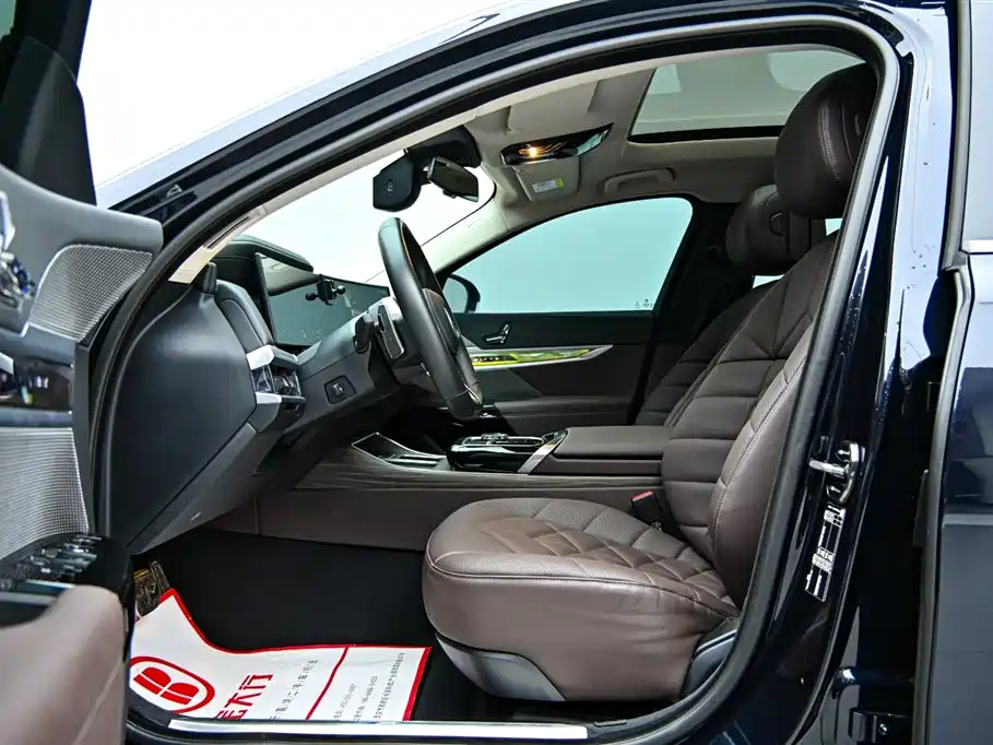 BMW 7 Series 2023 735Li M Sports Package купить на сайте DeffCars