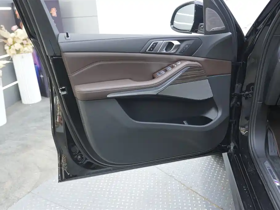 BMW X5 2023 xDrive 40Li M Sports Night Package купить на сайте DeffCars