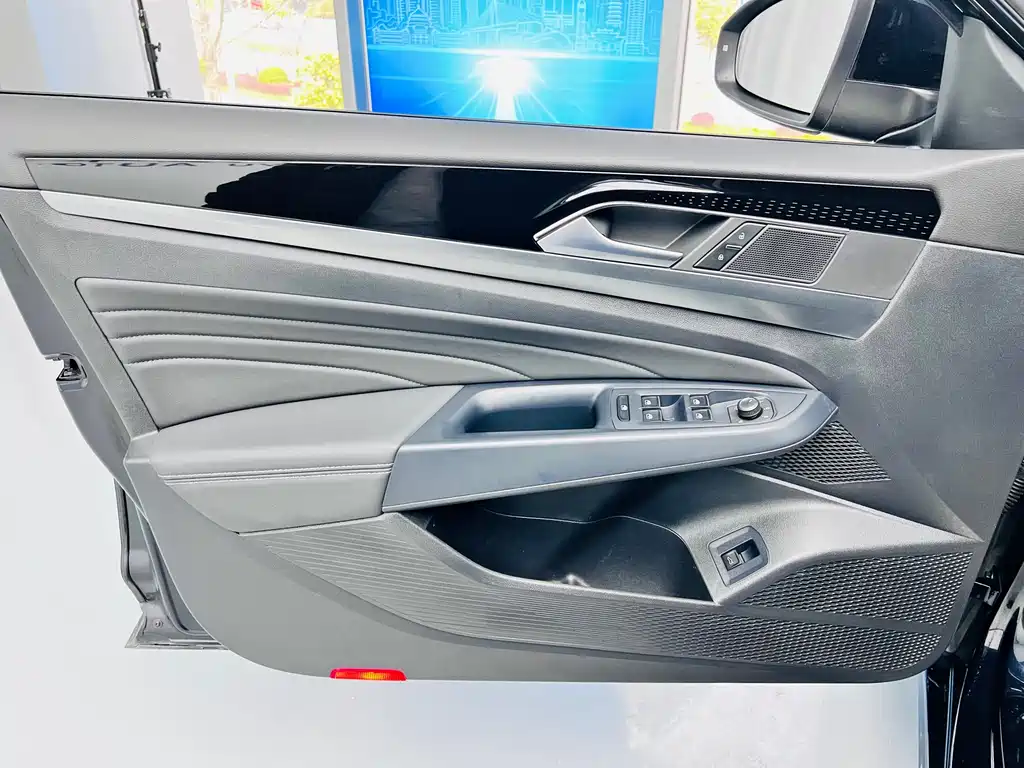 Passat 2023 facelift 330TSI Star Elite Edition купить на сайте DeffCars