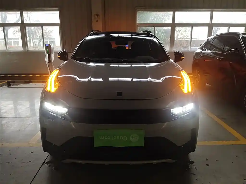 Lynk & Co 01 2023 1.5TD EM-F PM купить на сайте DeffCars