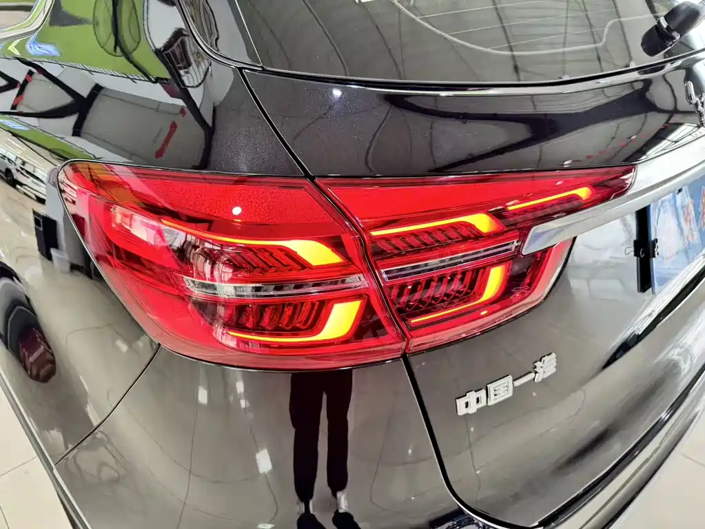Hongqi HS5 2019 2.0T Zhilian Flagship Edition купить на сайте DeffCars