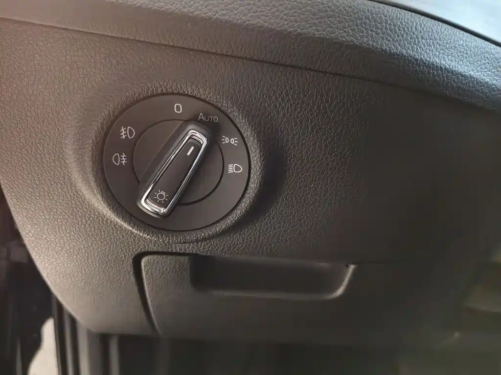 Superb 2023 facelift TSI280 DSG exclusive version купить на сайте DeffCars