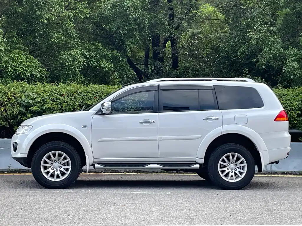 Pajero Jinchang 2013 3.0L automatic four-wheel drive flagship version купить на сайте DeffCars