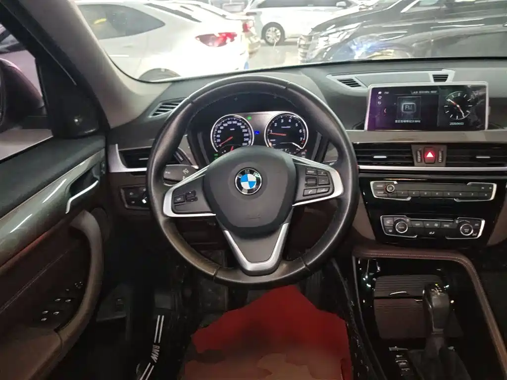BMW X1 2019 xDrive20Li Exclusive Model купить на сайте DeffCars