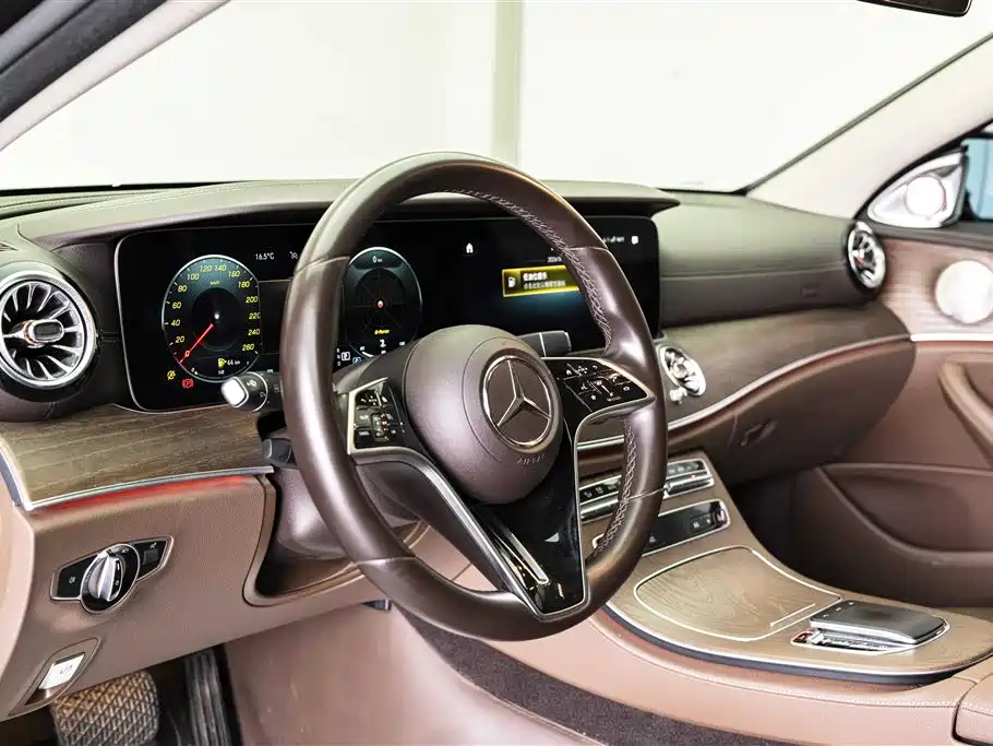 Mercedes-Benz E-Class 2023 E 300 L Fashion купить на сайте DeffCars