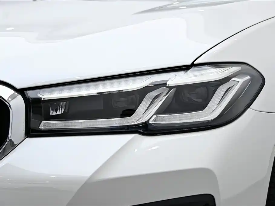 BMW 5 Series 2023 530Li Leading M Sports Package купить на сайте DeffCars