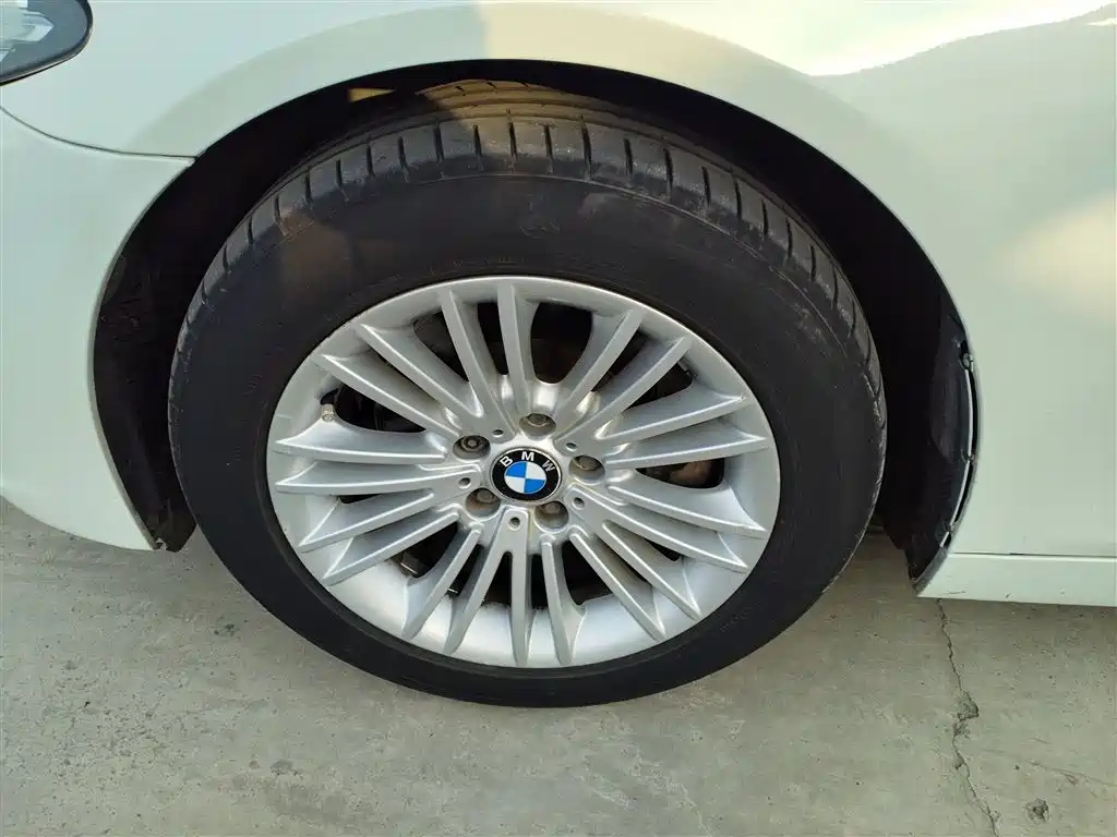 BMW 5 Series 2014 525Li Leading Model купить на сайте DeffCars