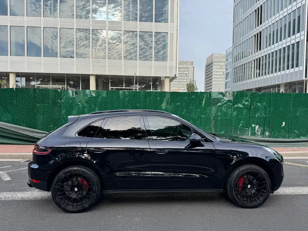 Macan 2017 Macan 2.0T купить на сайте DeffCars