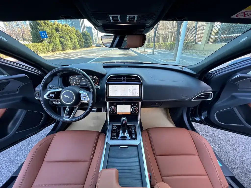 Jaguar XEL 2023 2.0T 250PS R-DYNAMIC S Advanced Sports Edition купить на сайте DeffCars