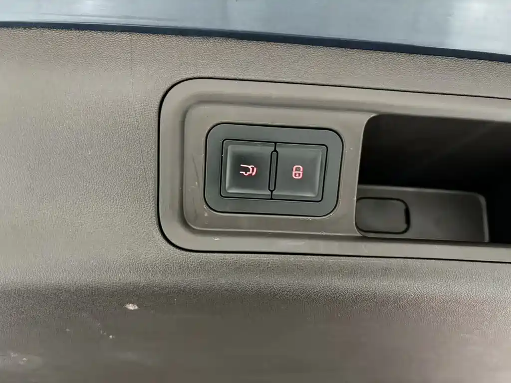 Denza D9 2024 DM-i 980 four-wheel drive flagship model купить на сайте DeffCars