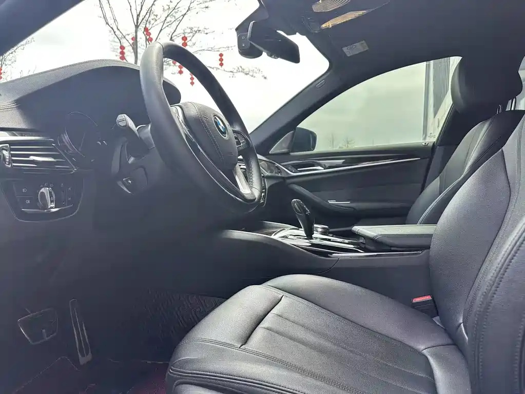 BMW 5 Series 2018 525Li M Sports Package купить на сайте DeffCars