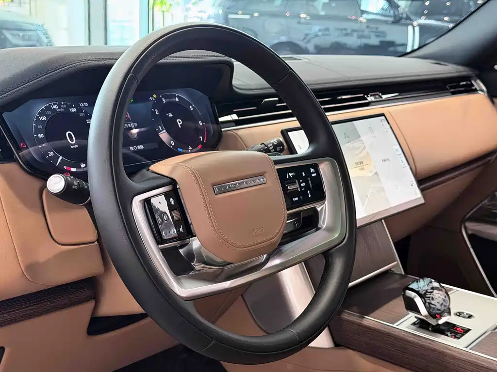 Range Rover 2025 3.0 L6 400PS Extended Edition купить на сайте DeffCars