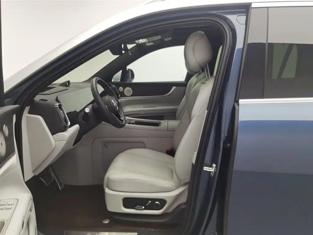 Wenjie M9 2024 extended range Max version 42kWh 6-seater version купить на сайте DeffCars