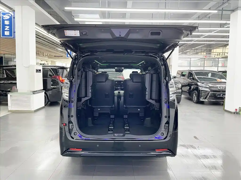 Wilfa 2021 Crown Dual Engine 2.5L HV Premium Edition купить на сайте DeffCars