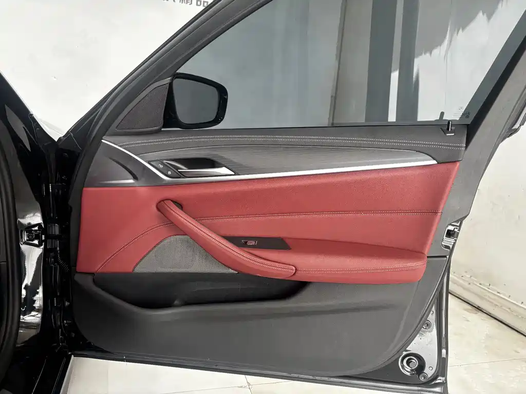 BMW 5 Series New Energy 2022 Model 2 535Le M Sports Package купить на сайте DeffCars