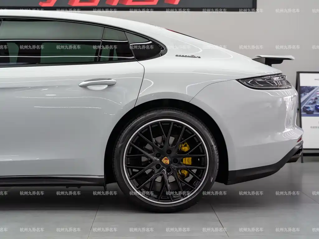 Panamera 2023 Panamera 4 Executive Extended Platinum Edition 2.9T купить на сайте DeffCars