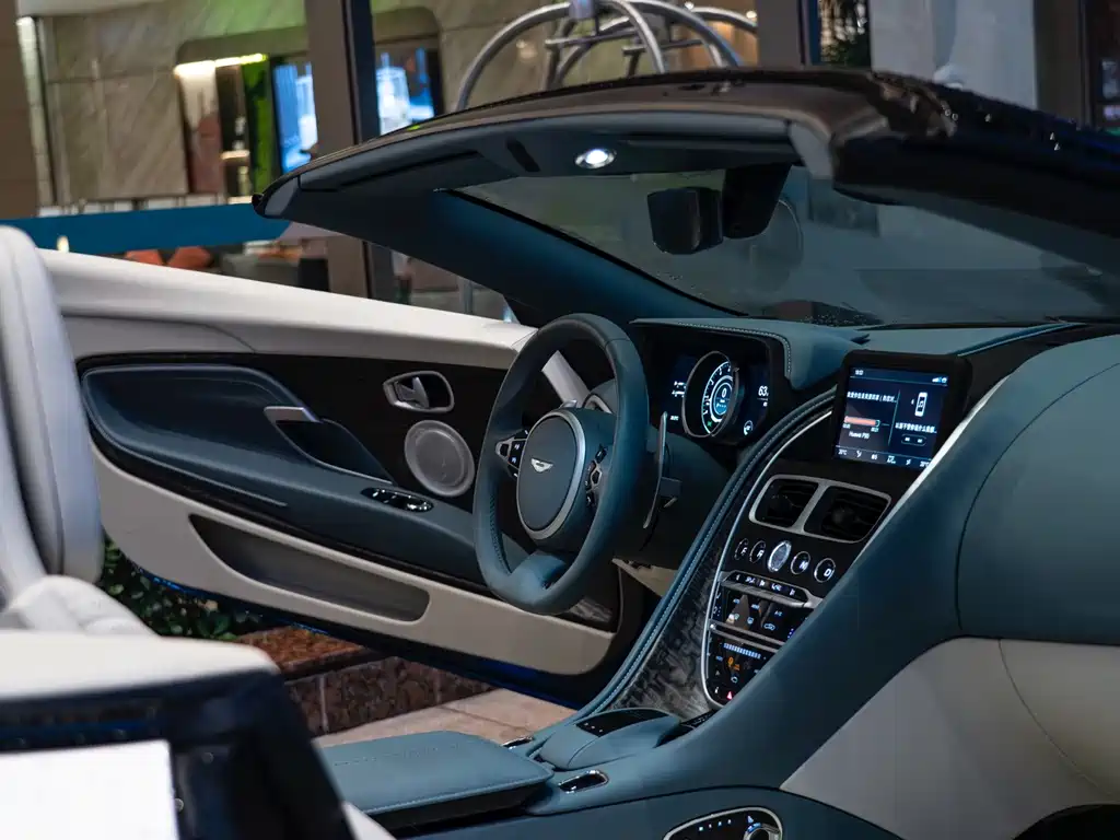 Astonmartin DB11 2023 4.0T V8 Volante купить на сайте DeffCars