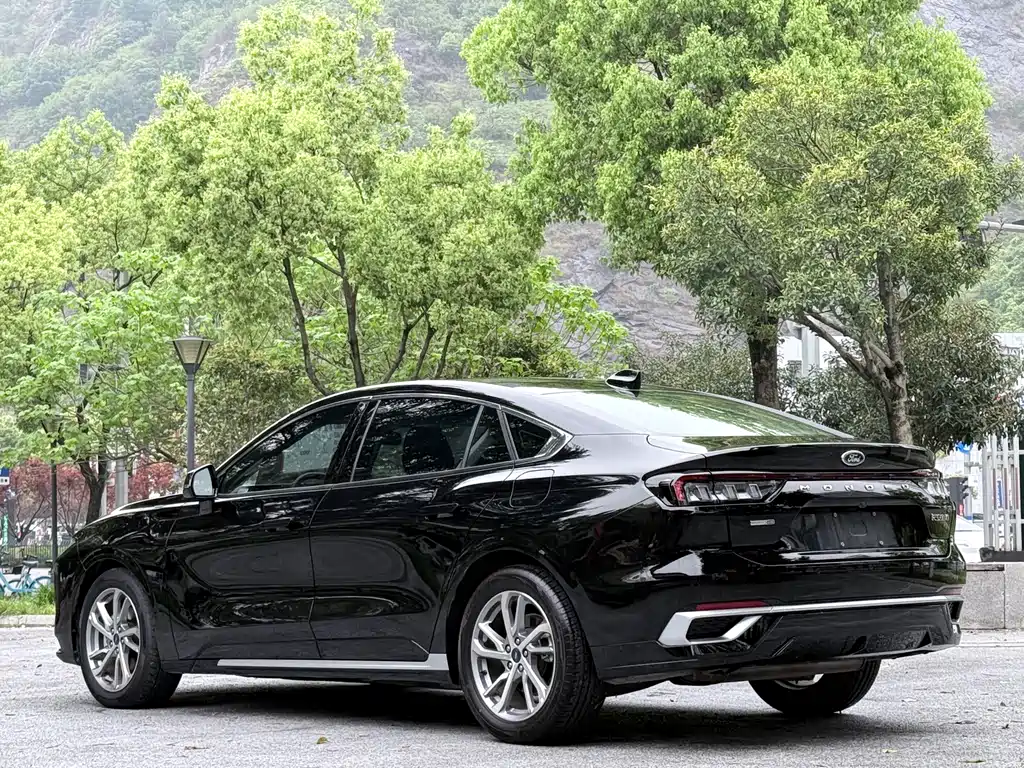 Mondeo 2023 EcoBoost 245 Luxury купить на сайте DeffCars