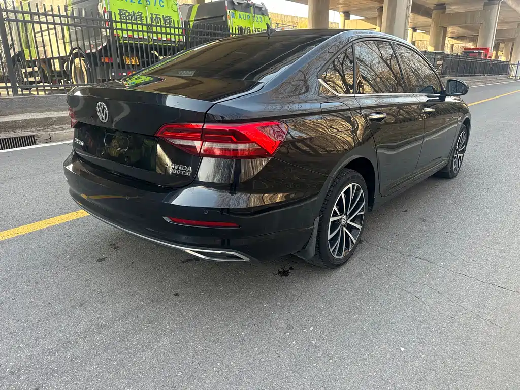 Lavida 2019 280TSI DSG Deluxe Edition National VI купить на сайте DeffCars
