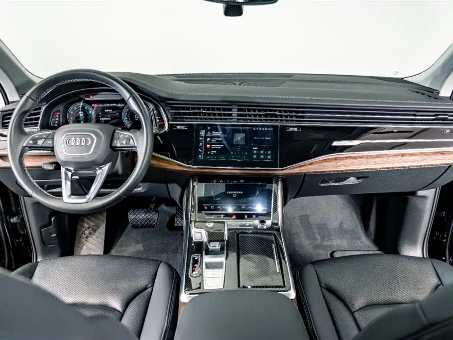 Audi Q7 2024 45 TFSI quattro S line sports купить на сайте DeffCars