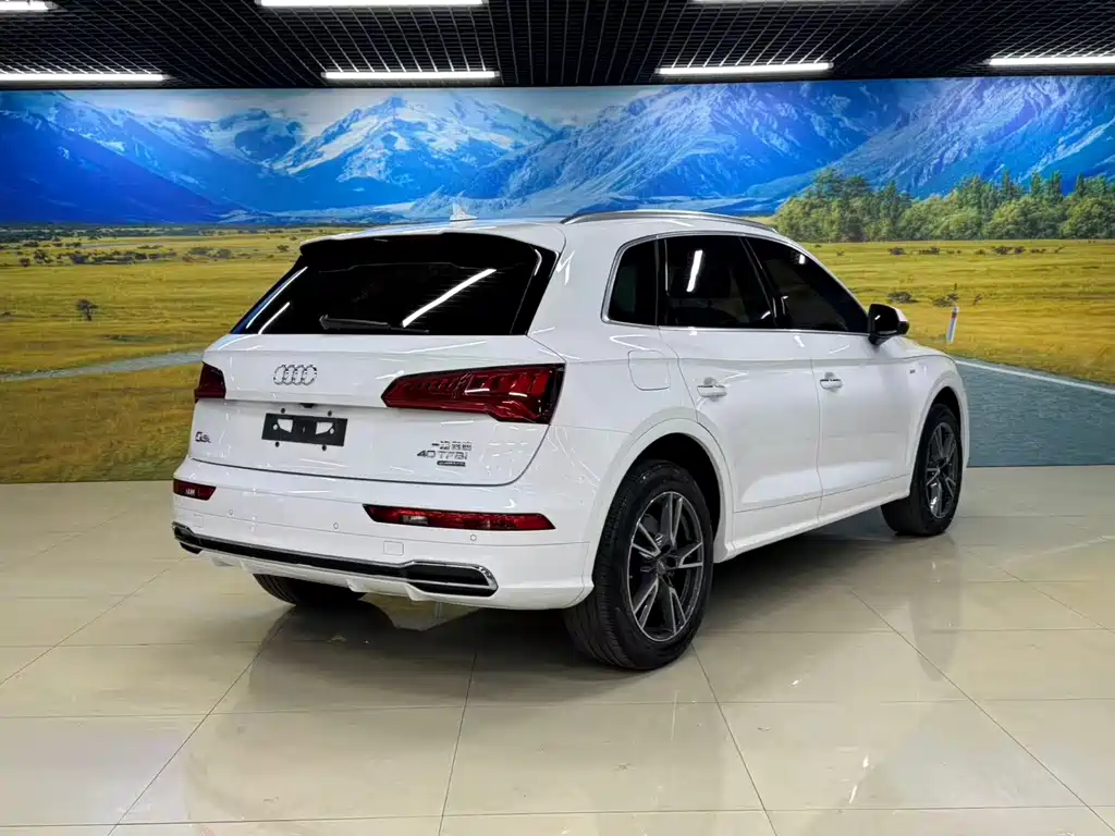Audi Q5L 2018 40 TFSI enjoys fashionable style, National V купить на сайте DeffCars