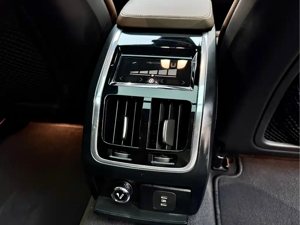 Volvo S90 2023 B5 Zhiyuan Luxury Edition купить на сайте DeffCars