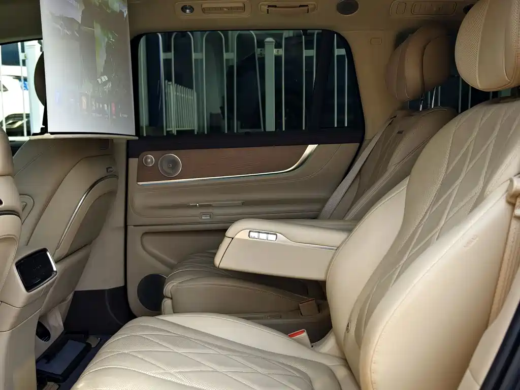 Wenjie M9 2024 extended range Ultra version 42kWh 6-seater version купить на сайте DeffCars