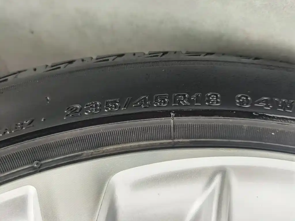 Camry 2019 2.5G Deluxe Edition National VI купить на сайте DeffCars