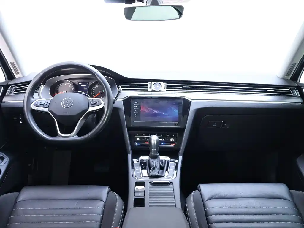 Magotan 2023 2 million commemorative edition 330TSI DSG leading model купить на сайте DeffCars