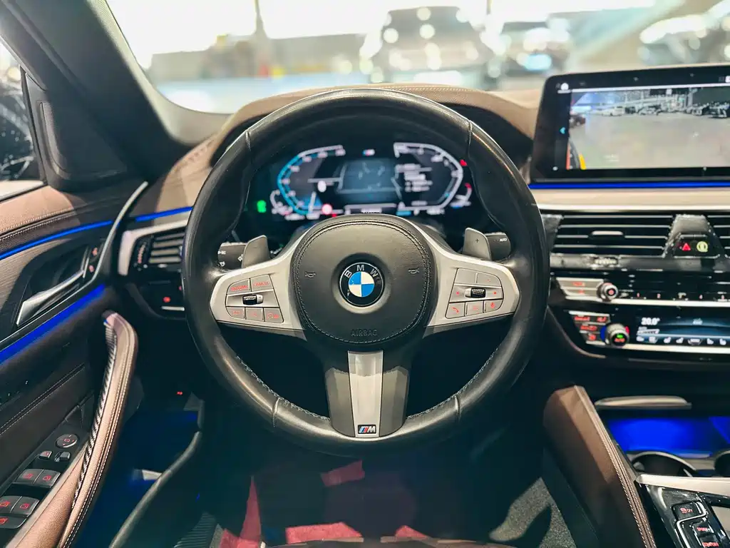 BMW 5 Series 2022 Facelift Three 530Li Exclusive M Sports Package купить на сайте DeffCars