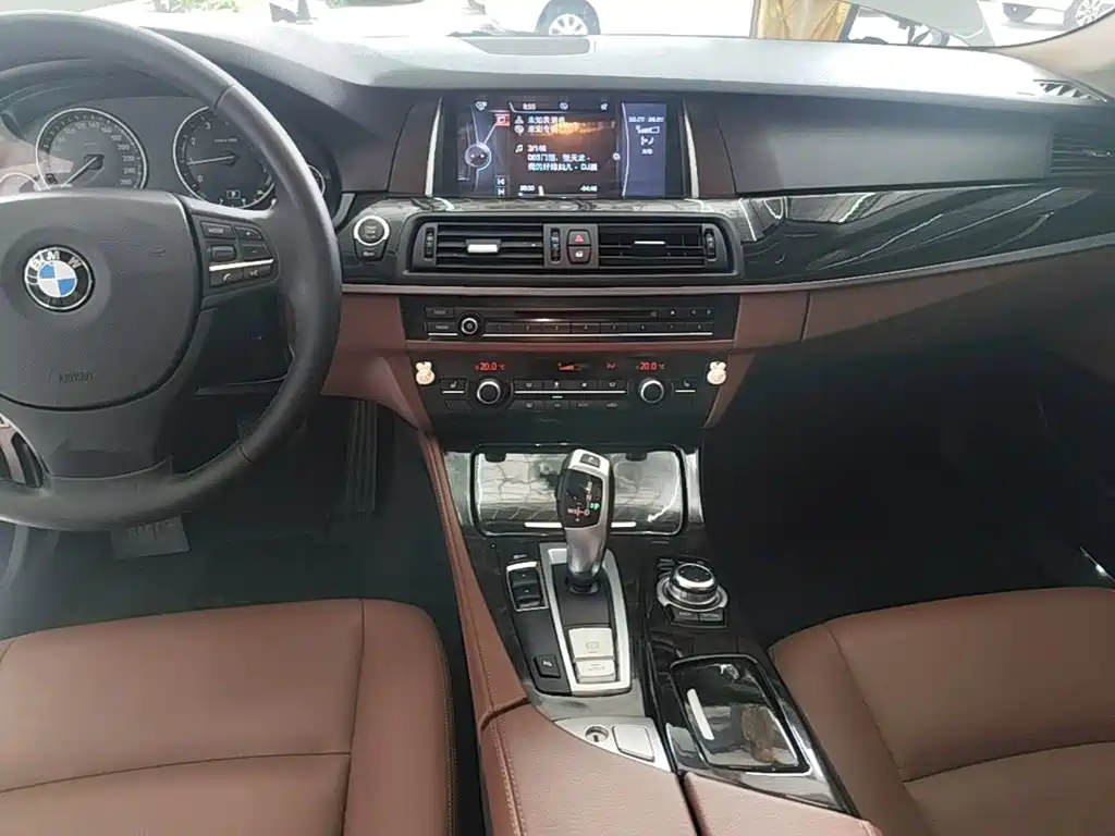 BMW 5 Series 2014 525Li Leading Model купить на сайте DeffCars