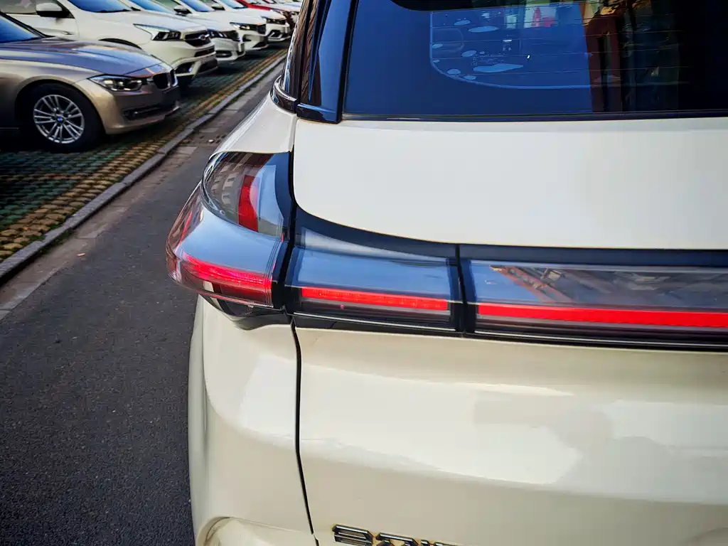 Nezha U 2022 Pro 400 Changxing Edition купить на сайте DeffCars
