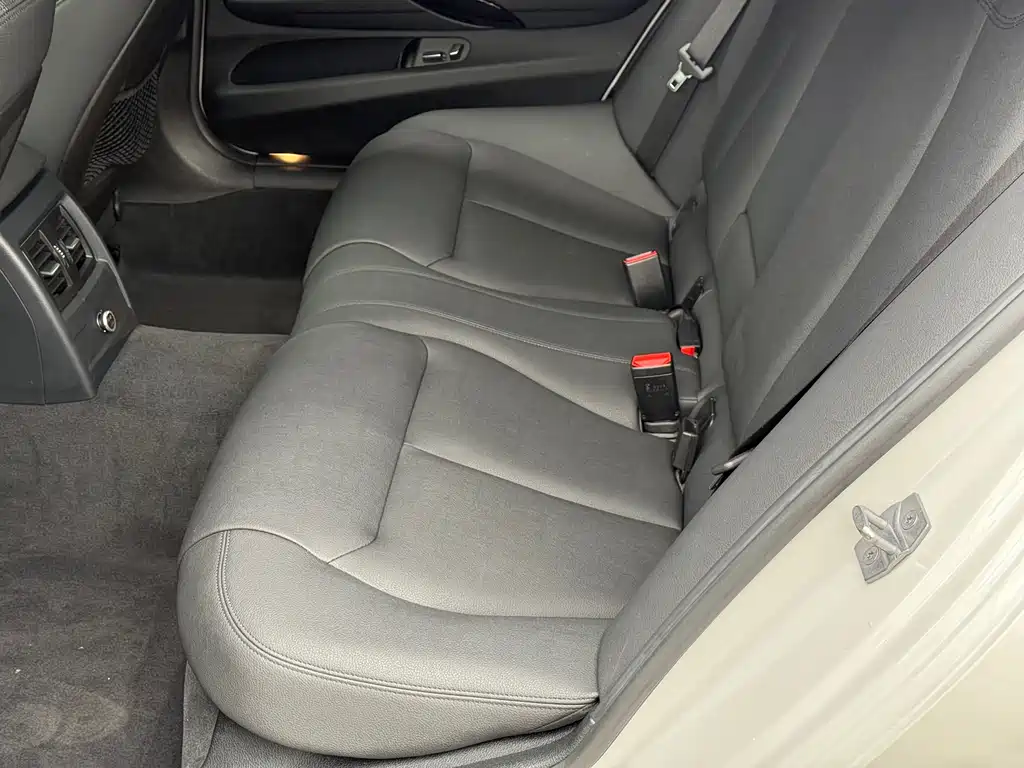 BMW 3 Series 2019 320Li Fashion Model купить на сайте DeffCars
