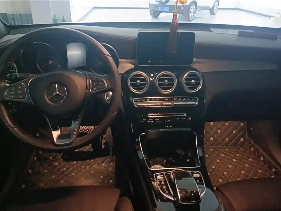 Mercedes-Benz GLC 2019 GLC 200 L 4MATIC купить на сайте DeffCars