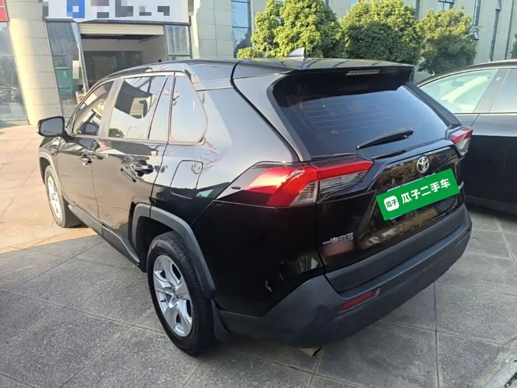 RAV4 2021 2.0L CVT two-wheel drive urban version купить на сайте DeffCars