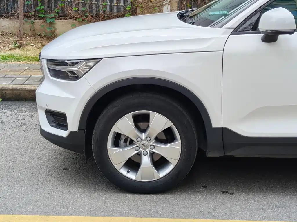 Volvo XC40 2021 T3 Smart Travel Fashion Edition купить на сайте DeffCars
