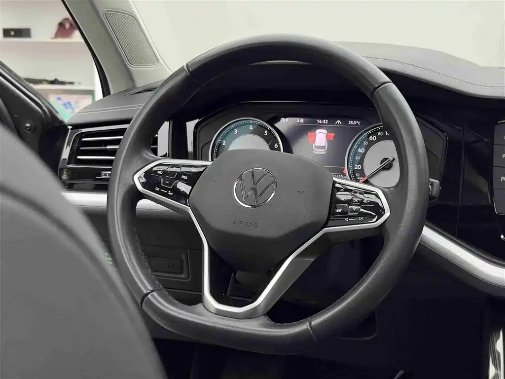 Touareg 2022 2.0TSI Pilot Special Edition купить на сайте DeffCars