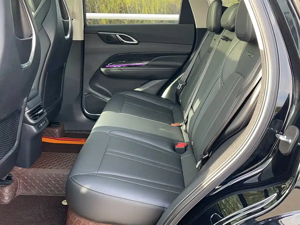 Hongqi HS3 2023 1.5T two-wheel drive good version купить на сайте DeffCars
