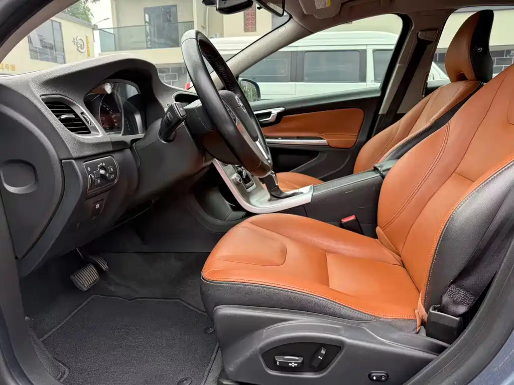 Volvo S60 2018 S60L T3 Smart Edition купить на сайте DeffCars