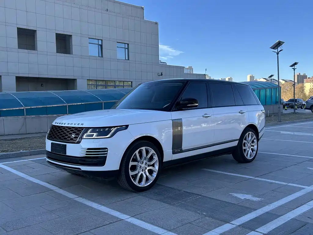 Range Rover 2022 3.0 L6 400PS Legendary Extended Classic Edition купить на сайте DeffCars