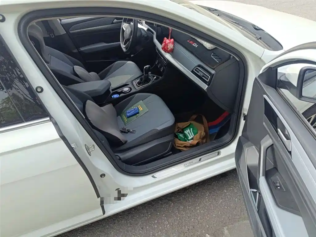 Lavida 2023 1.5L automatic 5 million version купить на сайте DeffCars