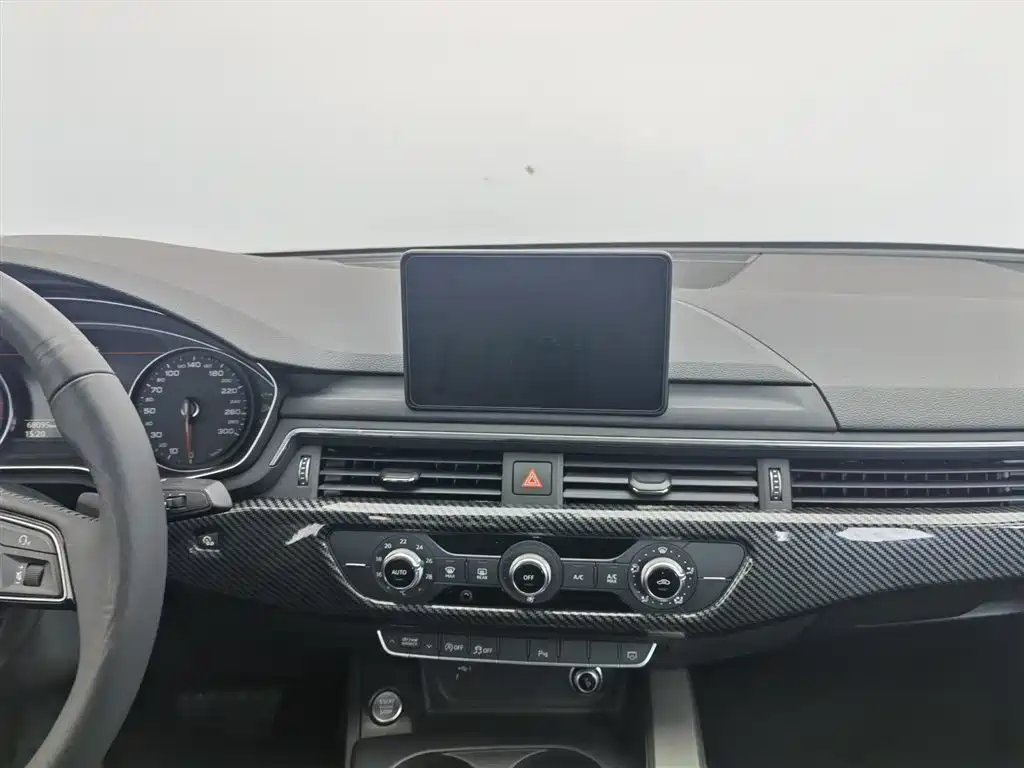 Audi A4L 2018 30th Anniversary Model 40 TFSI Enterprising купить на сайте DeffCars
