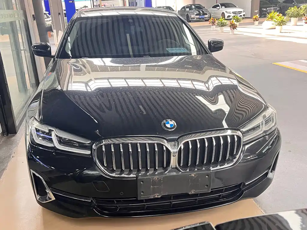BMW 5 Series 2022 530Li Leading M Sports Package купить на сайте DeffCars
