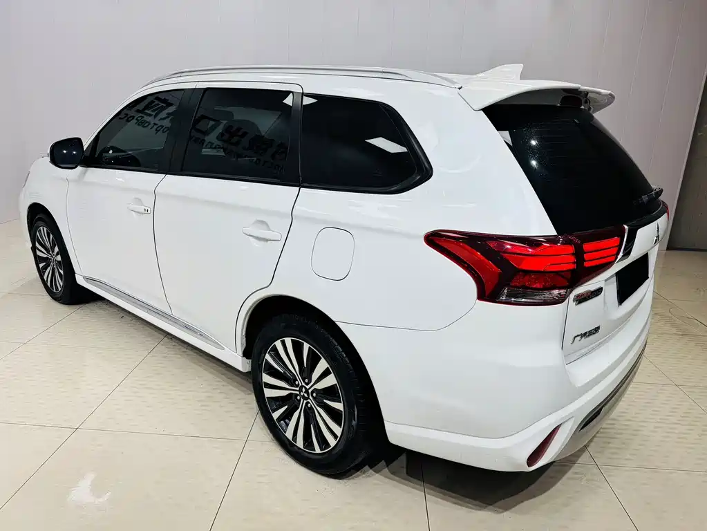 Outlander 2021 2.0L 2WD Enjoy Edition 5 seats купить на сайте DeffCars