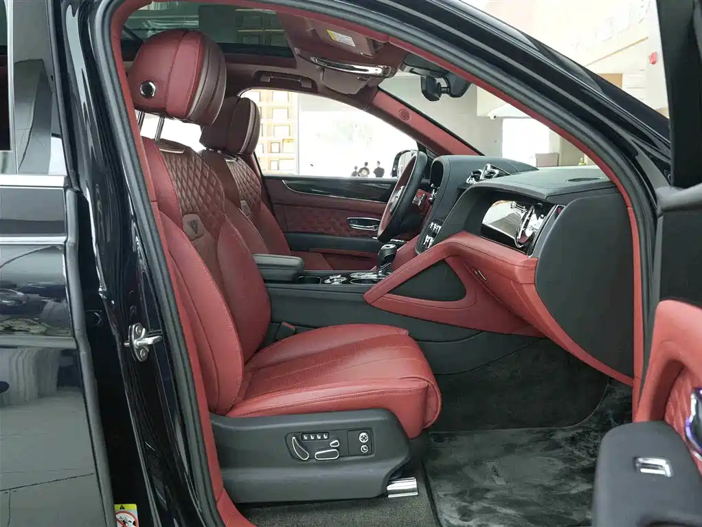 Bentayga 2022 4.0T V8 купить на сайте DeffCars