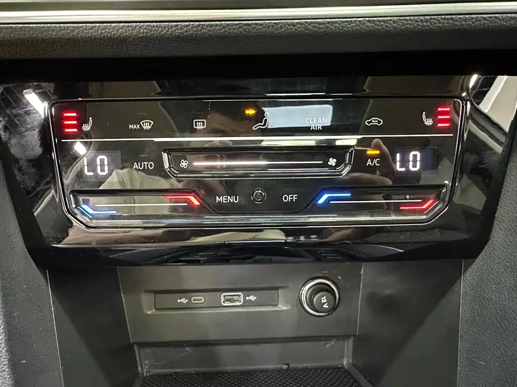 Tiguan L 2023 280TSI automatic two-wheel drive Chaochuang limited edition купить на сайте DeffCars