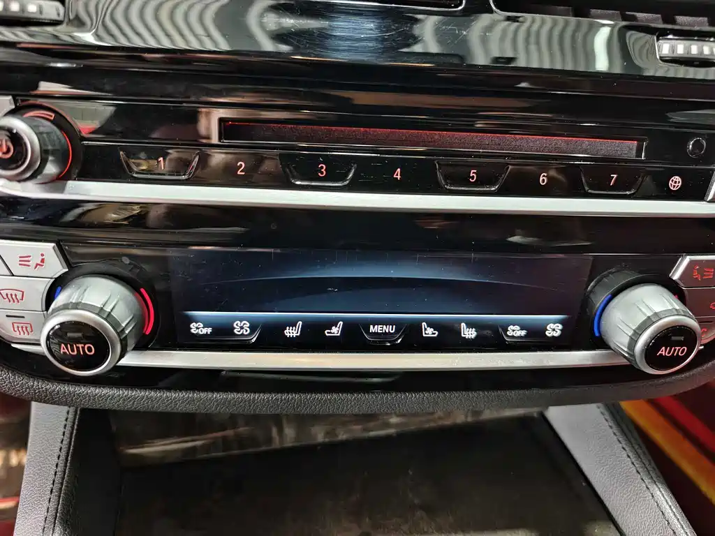 BMW 5 Series 2019 530Li Exclusive M Sports Package купить на сайте DeffCars