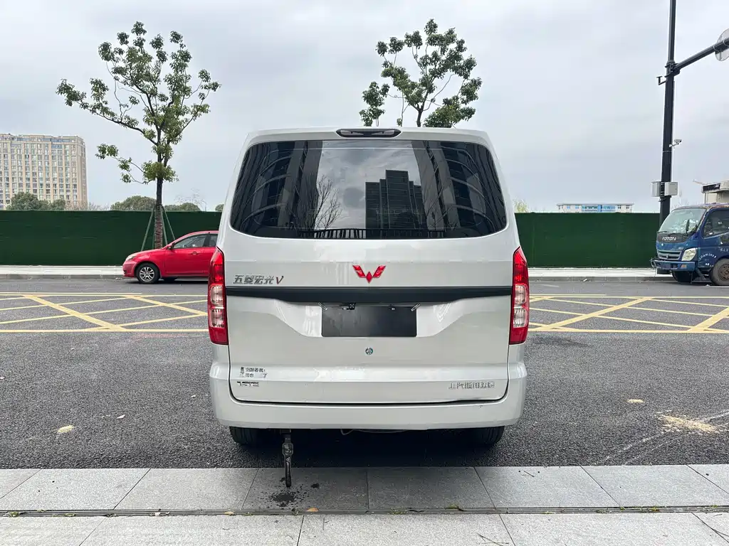 Wuling Hongguang V 2022 1.5L Jinchue version electric power assist LAR купить на сайте DeffCars
